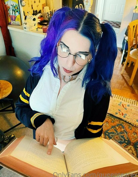 queentearex OnlyFans Nacktbilder