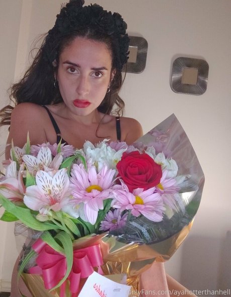 ayahotterthanhell Nacktbilder von OnlyFans