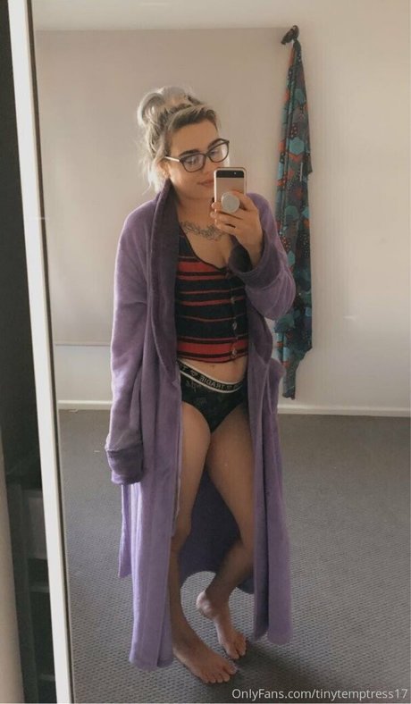 tinytemptress17 OnlyFans Leaks Nacktbilder