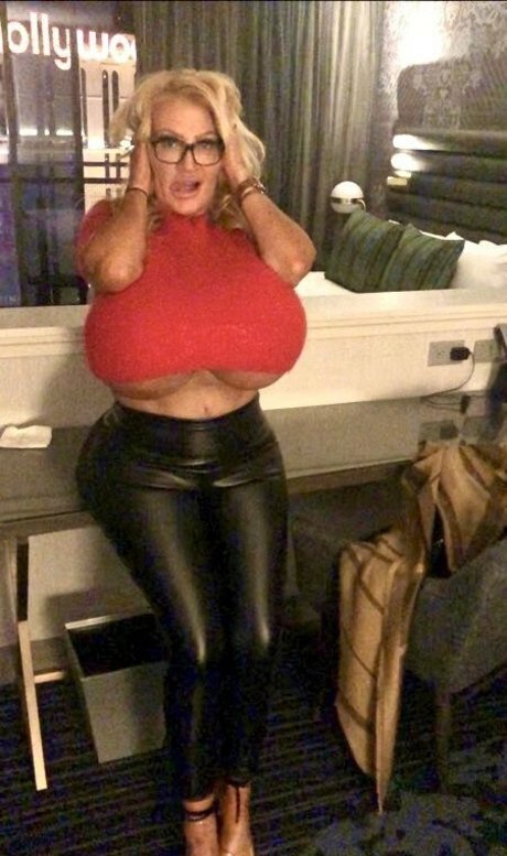 allegracolesworld OnlyFans explizite Inhalte