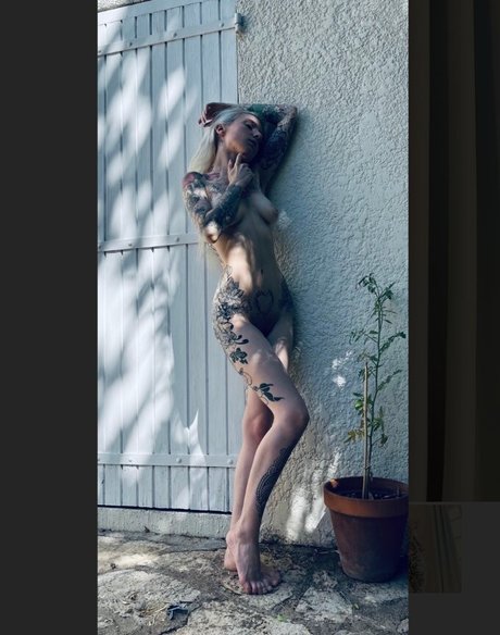 inkedlolita OnlyFans schlank