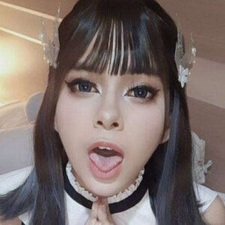 peachykellie OnlyFans Porno