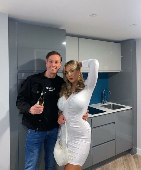 Helayna Birkett OnlyFans Nacktbilder