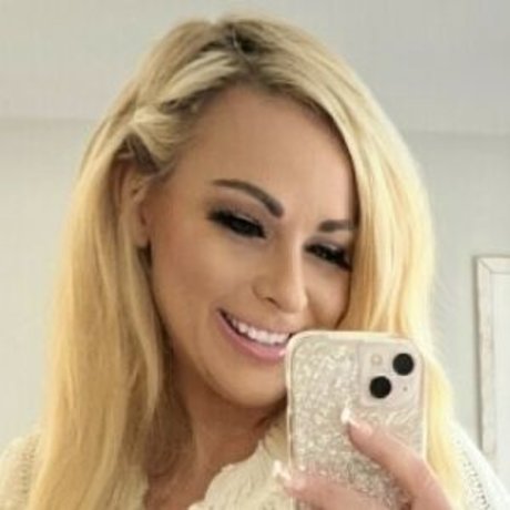 love misssarah unlocked OnlyFans Pornografie geleakt