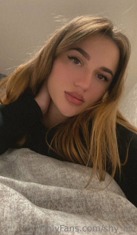 shy lilli OnlyFans Nackt Content