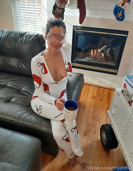 Tiny And Tan Nacktbilder von OnlyFans geleakt