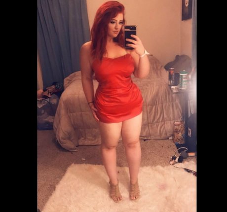 Alexis Marie Oben ohne OnlyFans