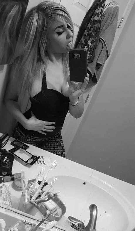 Daria Thibault OnlyFans Bilder