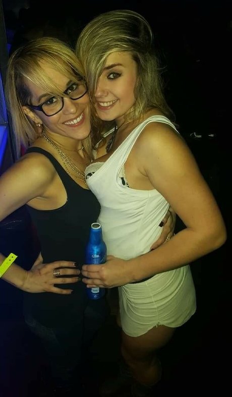 Daria Thibault NurlyFans-Pornos