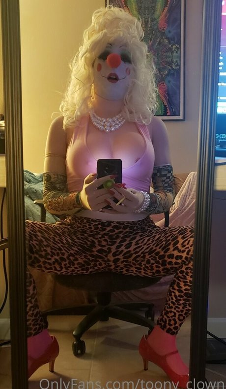 toony clown OnlyFans Nacktbilder