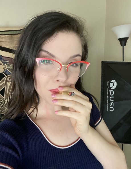 dandyindistress OnlyFans Model Bilder