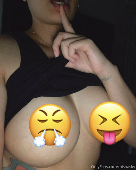 mishasky NurlyFans-Pornos