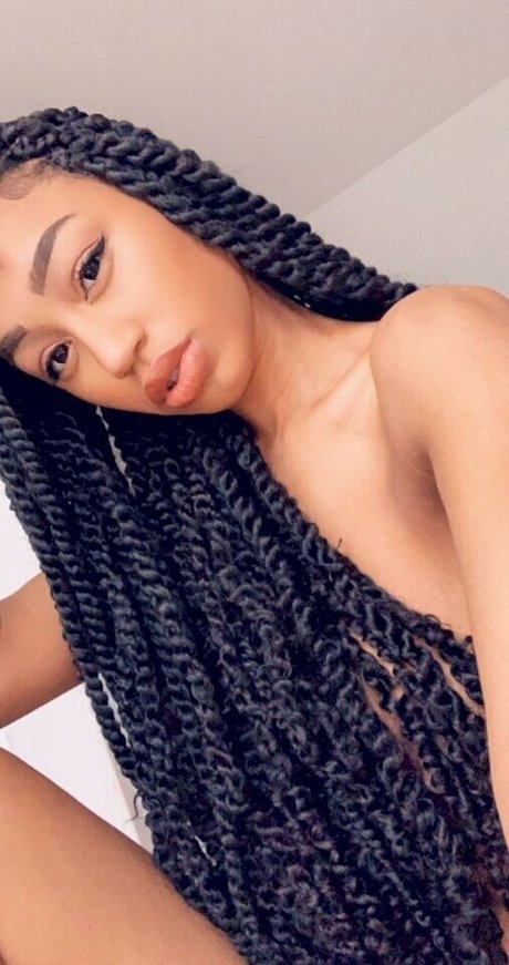 Nia Simone OnlyFans Inhalte