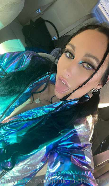 junk in the trunk Nackt auf OnlyFans