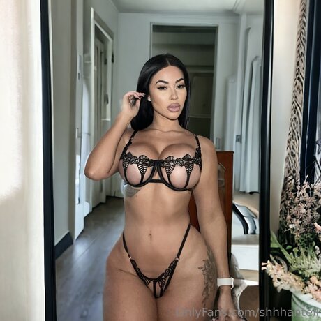 Shhhantell OnlyFans Fotos