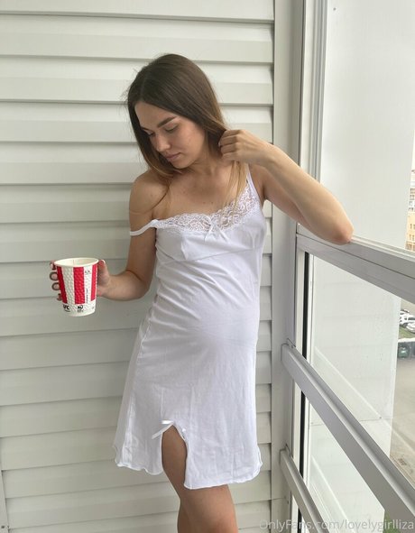 lovelygirlliza OnlyFans gratis