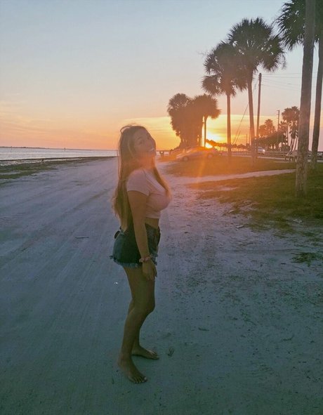 Makenna Adams Heiße OnlyFans Inhalte