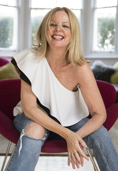 Clare Grogan OnlyFans geleakt