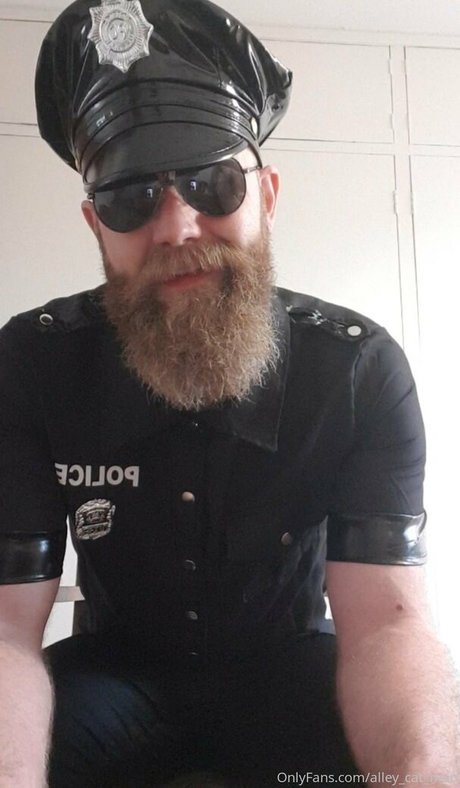 alley cat man Kostenloses OnlyFans