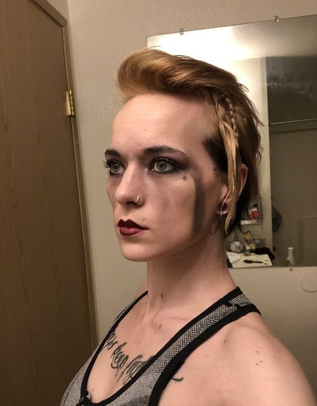 valkyriequeen27 OnlyFans Leak