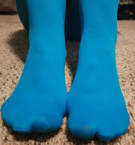 calieyesnthiccthighs OnlyFans Leak