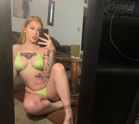 snowwbabyy901 OnlyFans Striptease