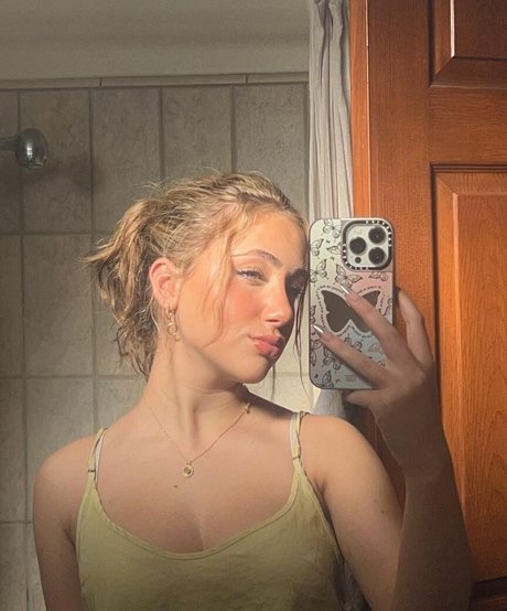 Ava Kolker OnlyFans-Sex