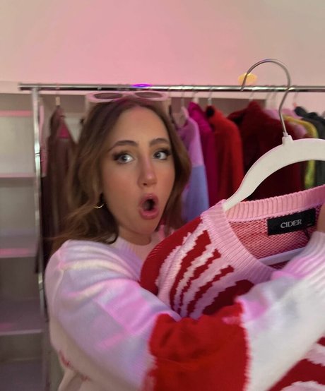 Ava Kolker Nacktbilder von OnlyFans geleakt