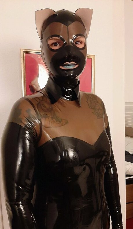 heavyrubberette OnlyFans-Rezensionen