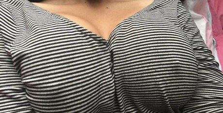 Mia 3 OnlyFans Archiv