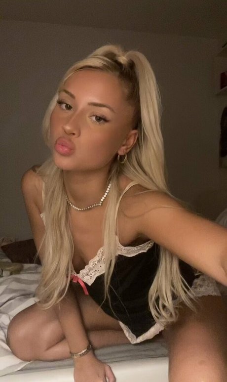 Amber Woods Oben ohne OnlyFans