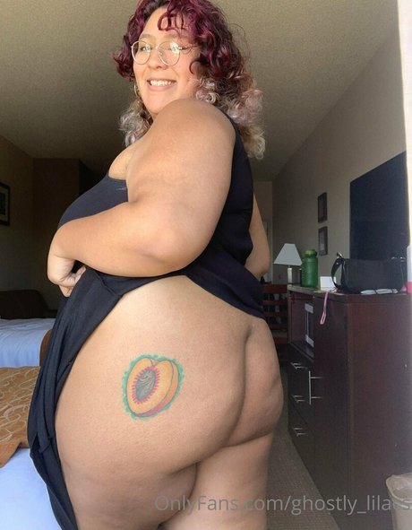 ghostly lilacs OnlyFans Nacktbilder