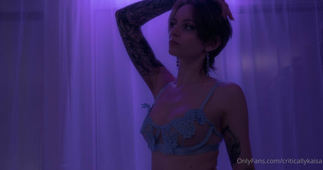 criticallykaisa OnlyFans-Bilder