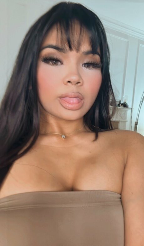 janifest Leaks von Nacktbildern auf OnlyFans