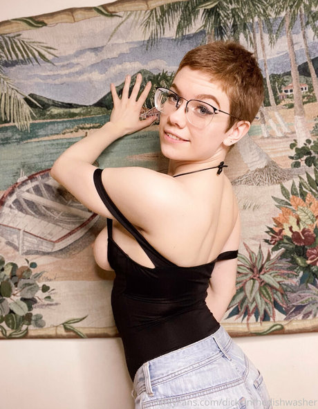 dicksinthedishwasher OnlyFans schlank