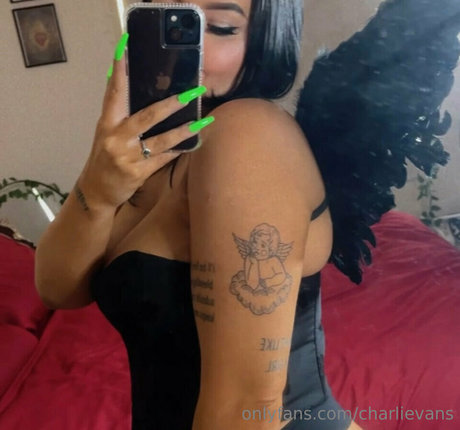 Charli Evans Neuer OnlyFans Leak