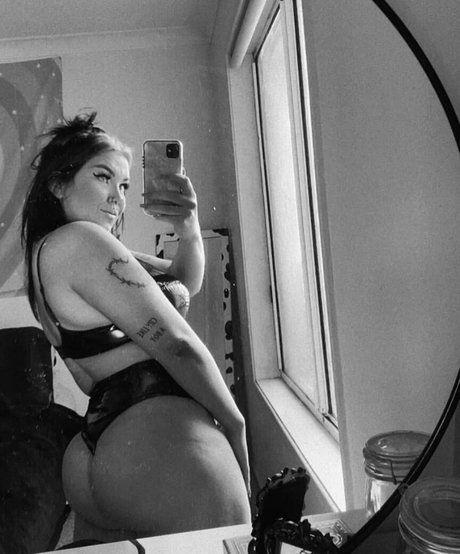 Charli Evans OnlyFans gratis