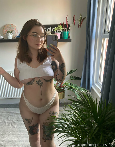 flxmeprincessfree OnlyFans Brüste Bild