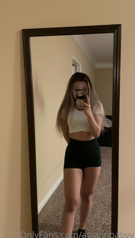 asiannbabyy OnlyFans Nacktbilder