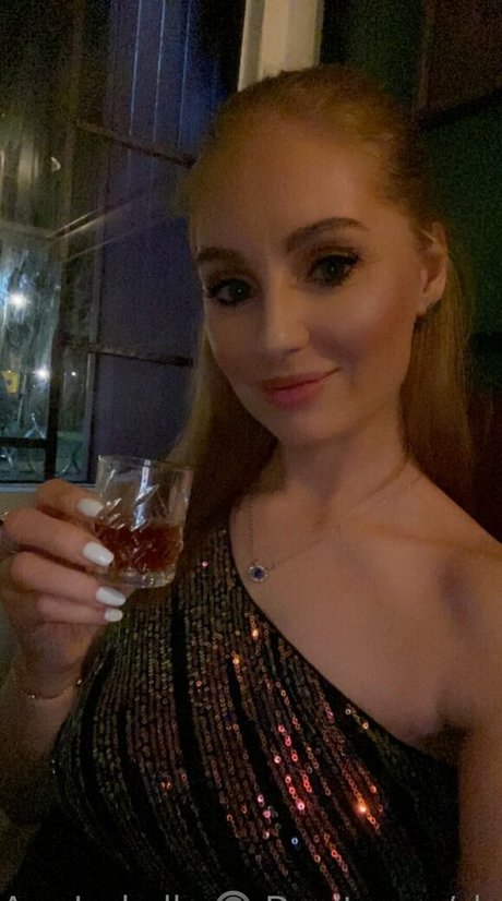 ms ava isabella OnlyFans Bilder