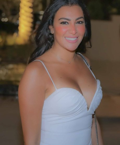 Mirhan Hussein NurlyFans-Brüste