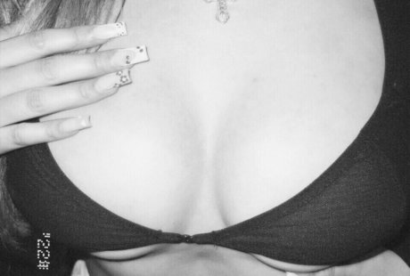 Mysticaldreamgyal Brüste OnlyFans