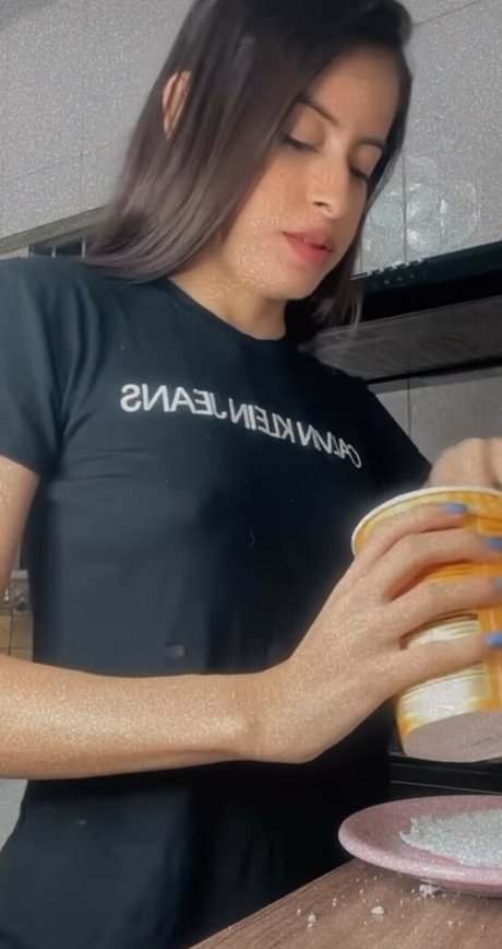 Daniele Lopes Oben ohne OnlyFans