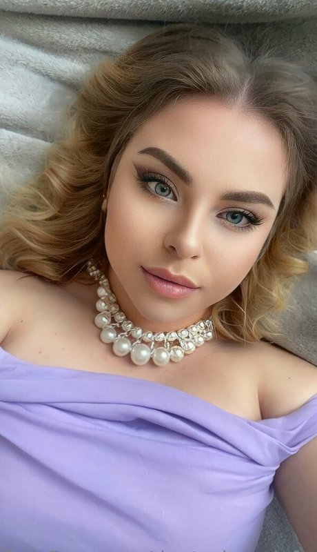 mollige schlampe nur fans kostenlos nackt Foto