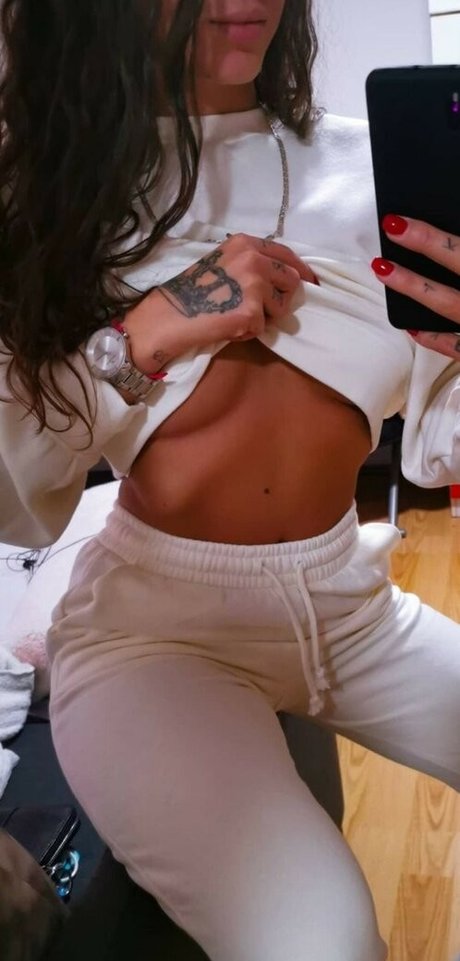 tinkerbell1997 OnlyFans schlank