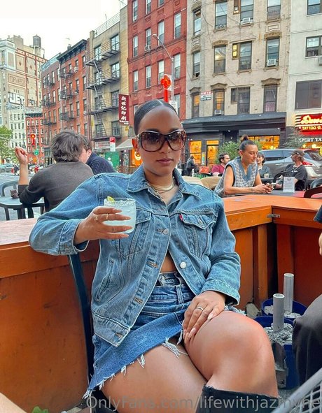lifewithjazmyne OnlyFans schlank