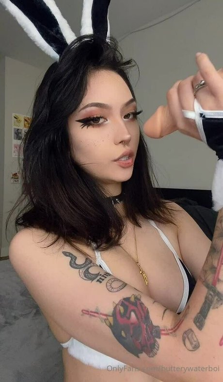 Butterywaterboi OnlyFans-Bilder