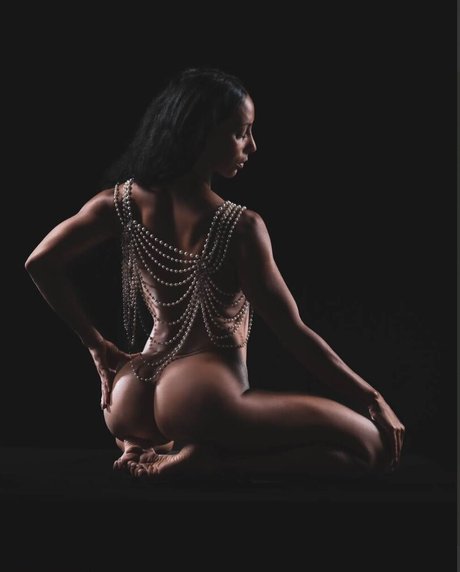 Laetitia Bouffard Roupe OnlyFans-Bilder geleakt