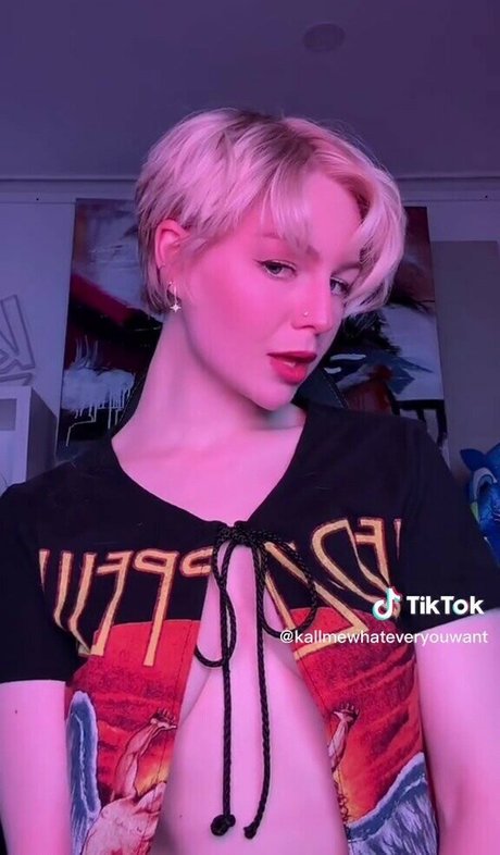 KallMeKris OnlyFans Leaks