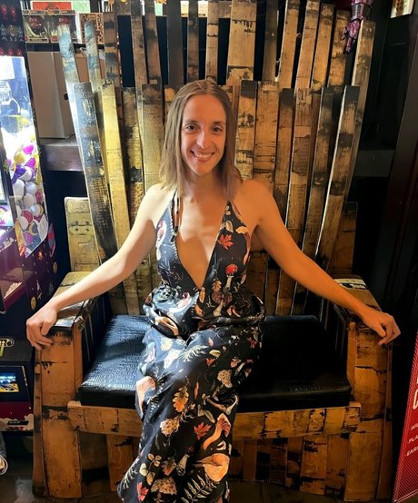 Ashley Victoria Robinson Nacktbilder auf OnlyFans